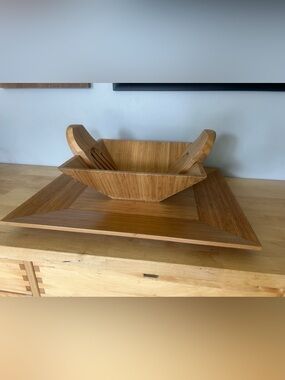 Pampered Chef Bamboo Square Salad Bowl, tongs and Tray Set